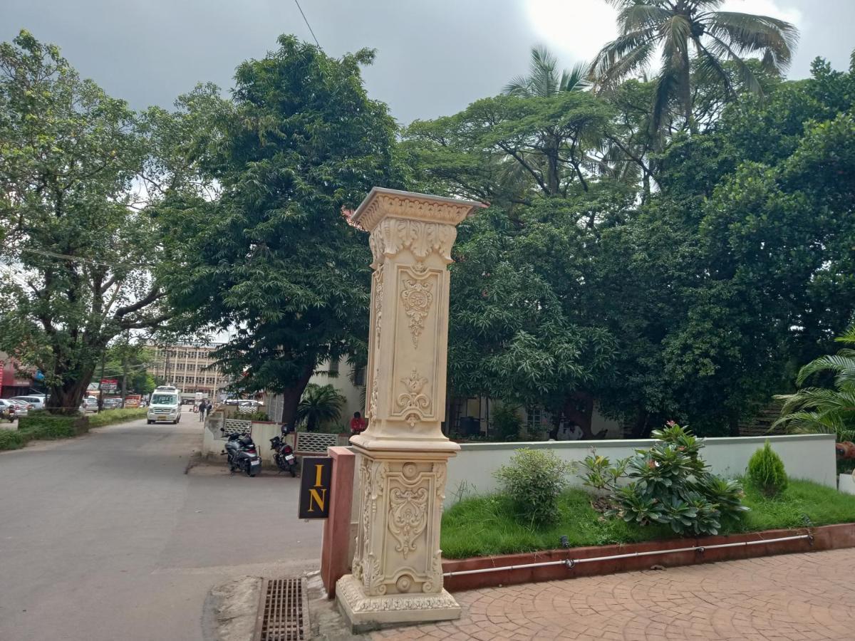 Hotel Madhuvan Serai Manipal Buitenkant foto