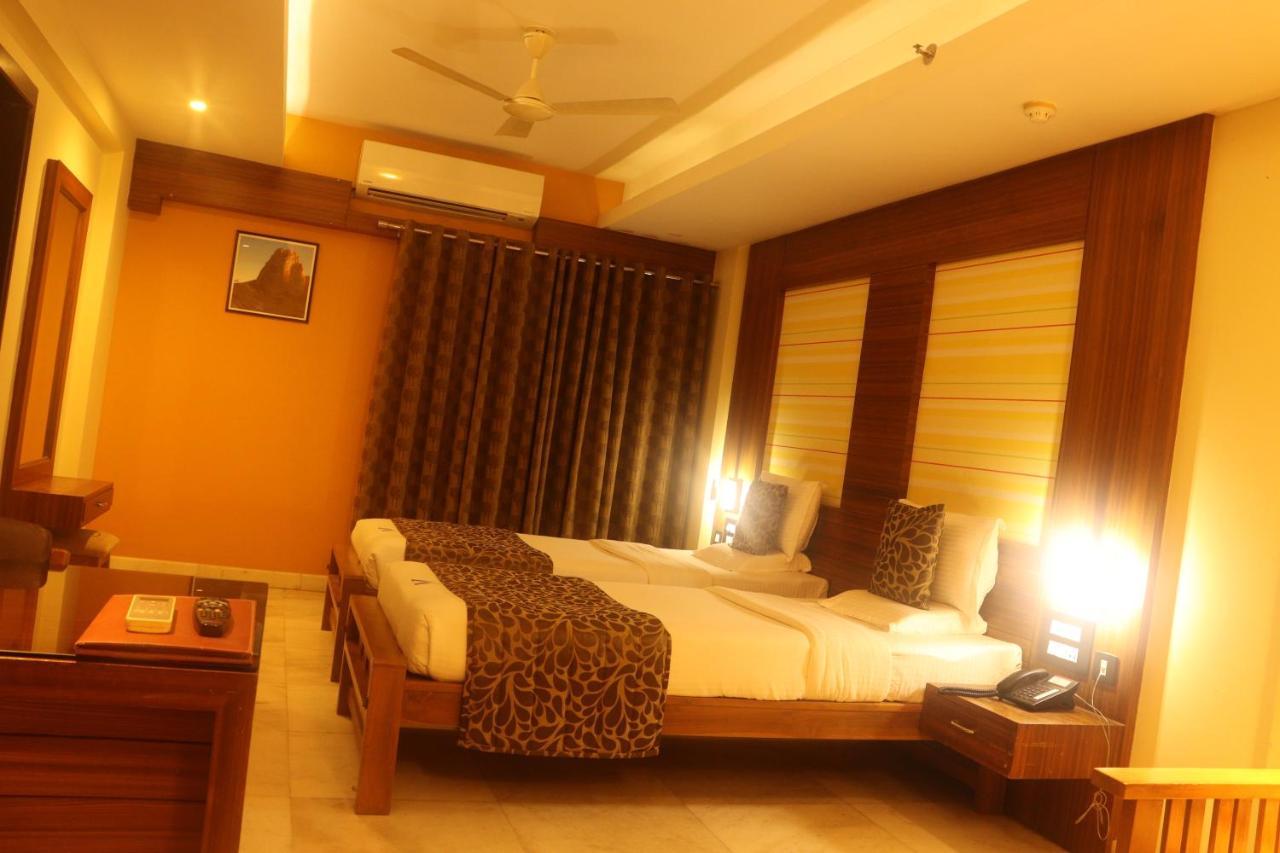 Hotel Madhuvan Serai Manipal Buitenkant foto