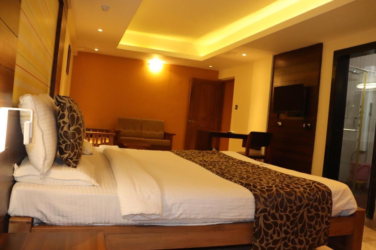Hotel Madhuvan Serai Manipal Buitenkant foto