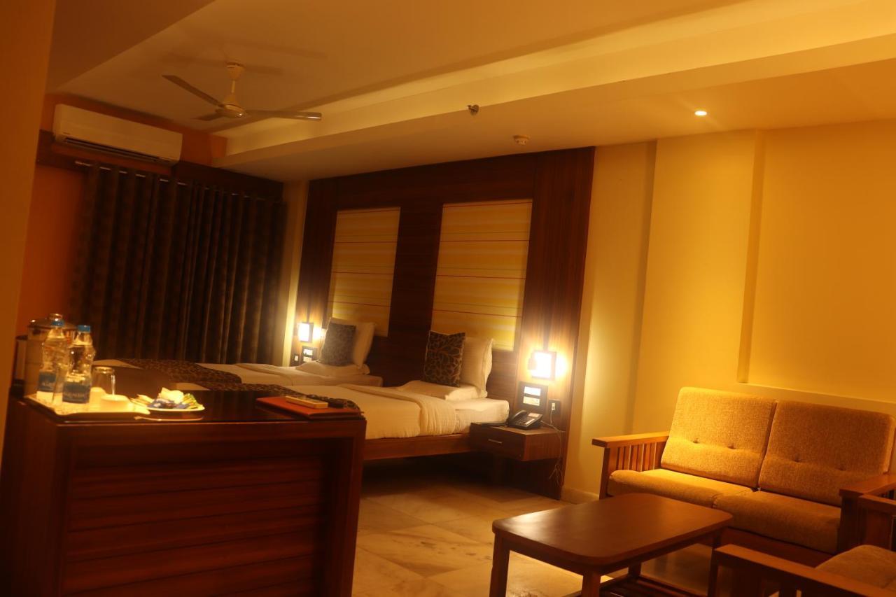 Hotel Madhuvan Serai Manipal Buitenkant foto