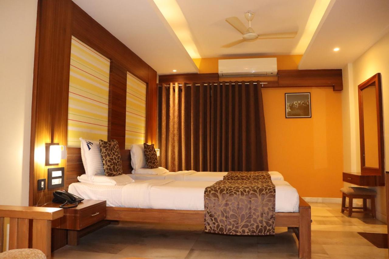 Hotel Madhuvan Serai Manipal Buitenkant foto