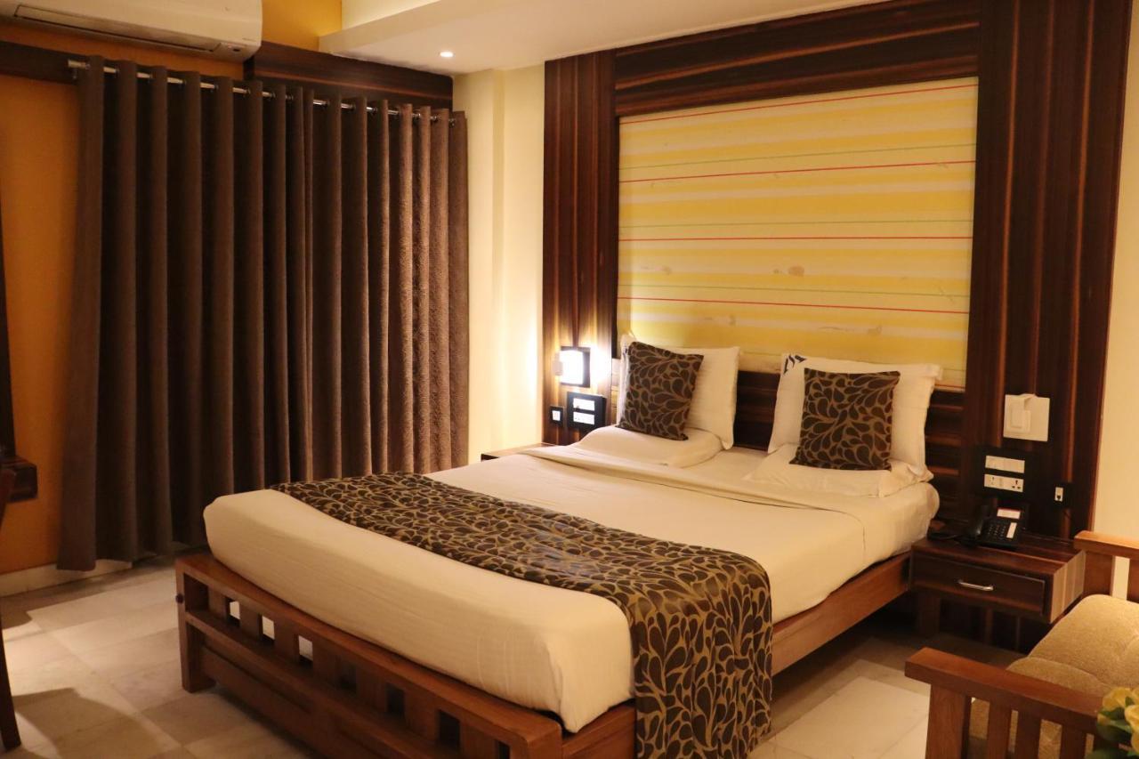 Hotel Madhuvan Serai Manipal Buitenkant foto