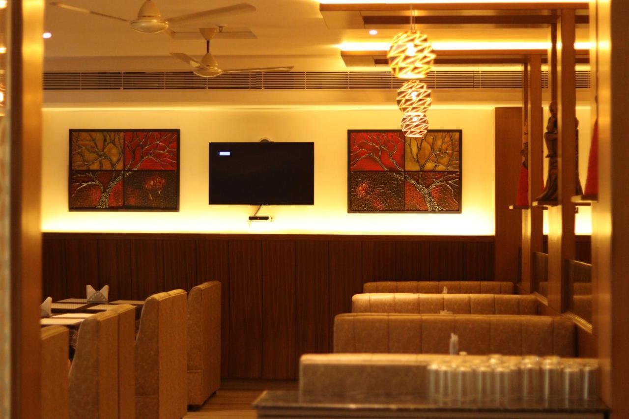 Hotel Madhuvan Serai Manipal Buitenkant foto