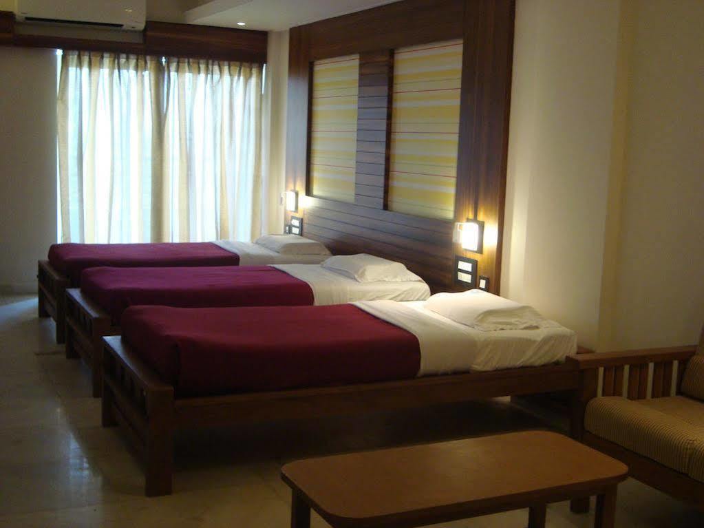 Hotel Madhuvan Serai Manipal Buitenkant foto