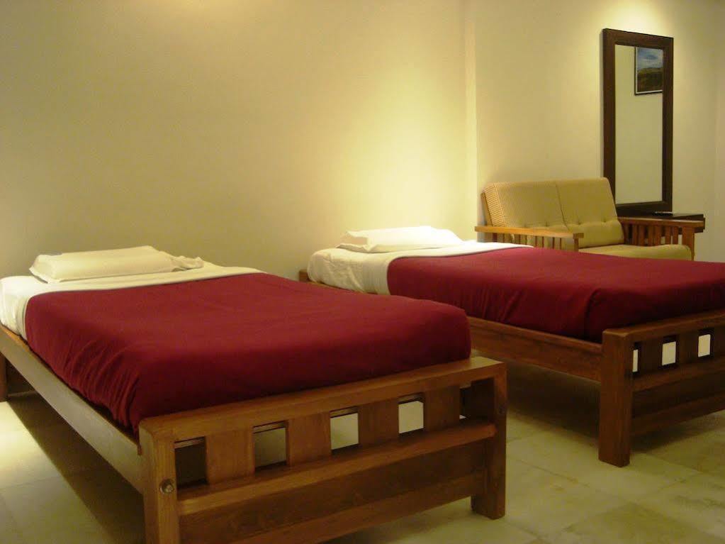 Hotel Madhuvan Serai Manipal Buitenkant foto