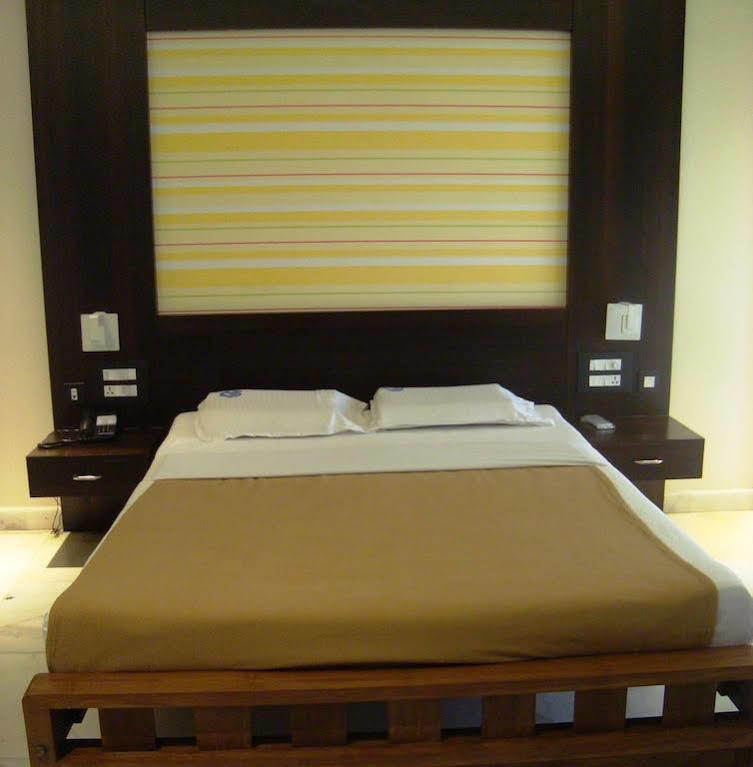 Hotel Madhuvan Serai Manipal Buitenkant foto