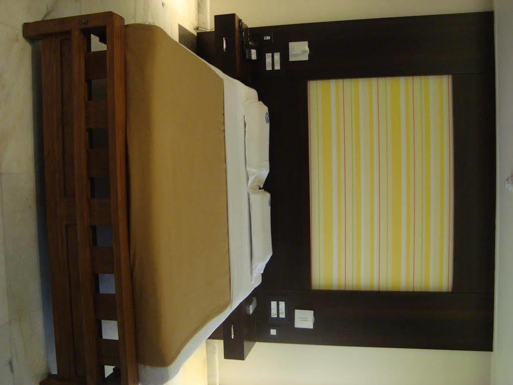 Hotel Madhuvan Serai Manipal Buitenkant foto