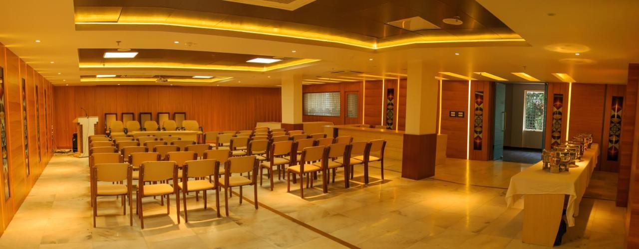 Hotel Madhuvan Serai Manipal Buitenkant foto
